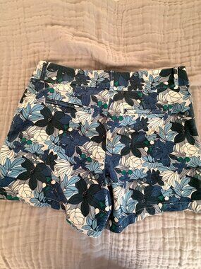 NWT - Ann Taylor Loft Double Weave Riviera Flowered Shorts  - Size 6
